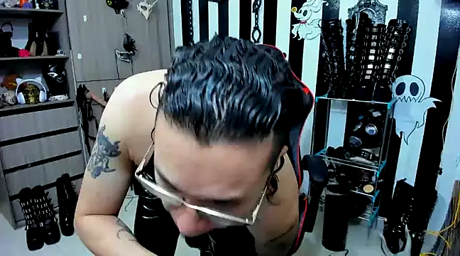 daven56 online show from December 23, 2:39 pm