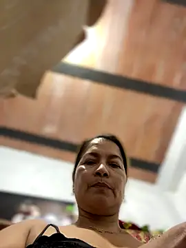 Snapshot of Jlo_69 chatting on December 22, 2:30 am Jlo 69 online show from December 22, 2:30 am