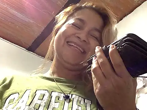 Snapshot of Jlo_69 chatting on July 6, 8:33 am Jlo 69 online show from July 6, 8:33 am