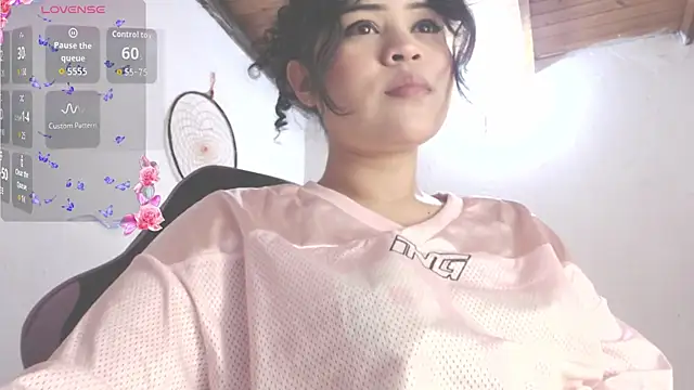 Snapshot of Amara18_ chatting on November 10, 4:28 pm Amara18 online show from November 10, 4:28 pm