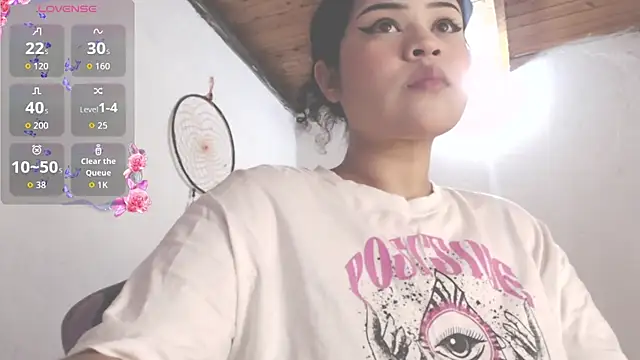 Snapshot of Amara18_ chatting on November 30, 11:20 pm Amara18 online show from November 30, 11:20 pm