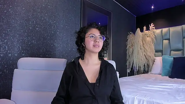 Amareto  online show from March 8, 3:45 pm