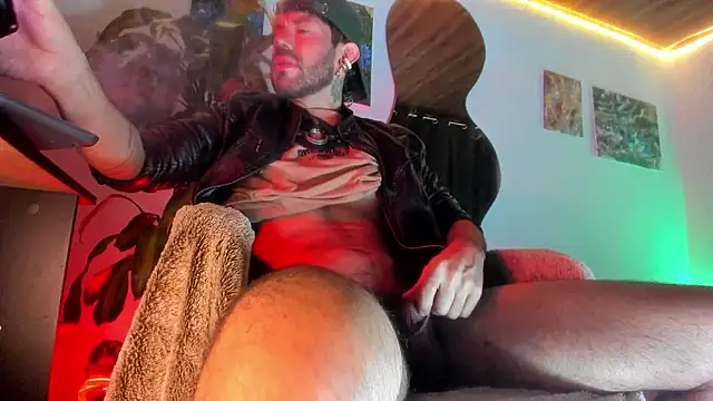LatinMilk  online show from June 5, 8:31 am