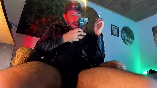 LatinMilk  online show from August 5, 1:30 am