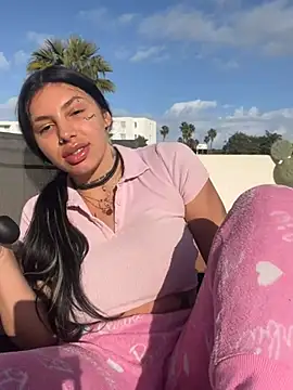 Snapshot of sexynalaa chatting on December 23, 1:45 pm sexynalaa online show from December 23, 1:45 pm