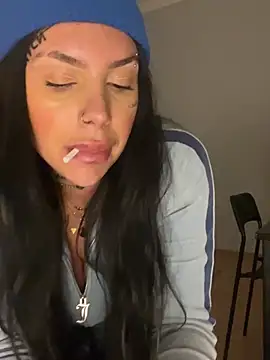 Snapshot of sexynalaa chatting on January 7, 1:59 am sexynalaa online show from January 7, 1:59 am