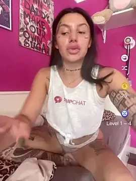 Snapshot of sexynalaa chatting on July 31, 4:28 pm sexynalaa online show from July 31, 4:28 pm