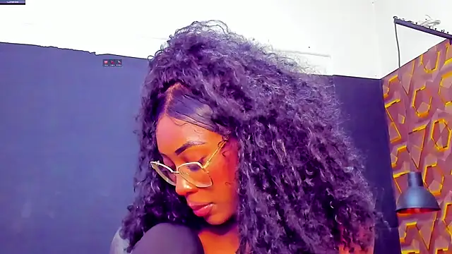 Snapshot of deyy_madissonn chatting on December 12, 8:10 pm deyy madissonn online show from December 12, 8:10 pm