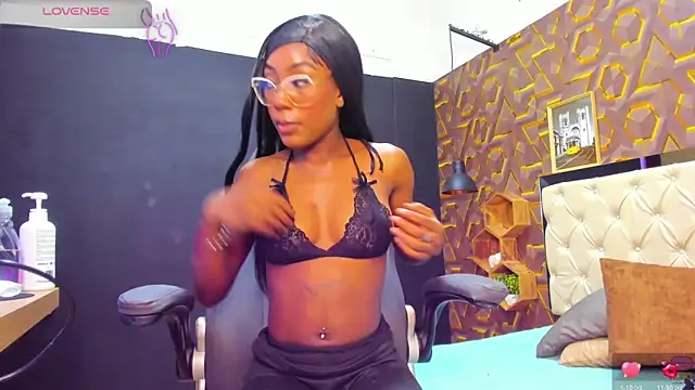 Snapshot of deyy_madissonn chatting on January 9, 8:11 pm deyy madissonn online show from January 9, 8:11 pm