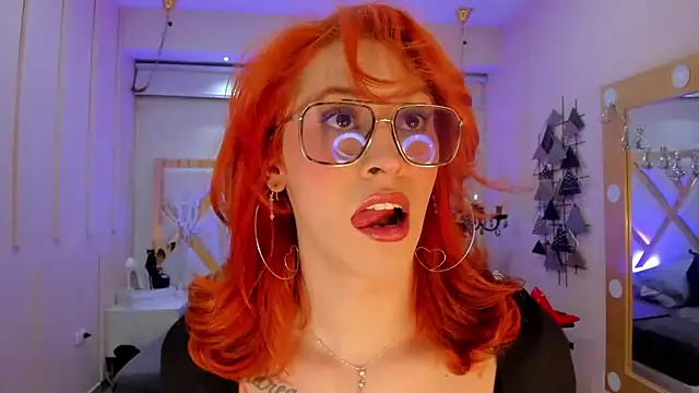 Juliana Saenzz online show from February 3, 12:03 pm