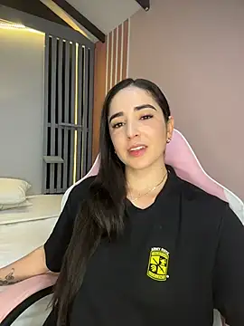 Victoria-And1 online show from February 5, 1:43 am