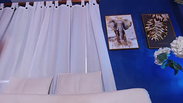 AleezaFrench online show from December 20, 1:43 pm