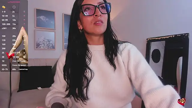 Snapshot of kira_moon__ chatting on January 4, 8:05 pm kira moon online show from January 4, 8:05 pm