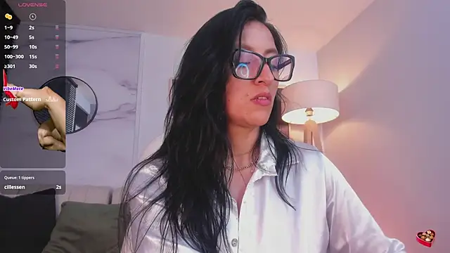 Snapshot of kira_moon__ chatting on January 5, 2:06 am kira moon online show from January 5, 2:06 am