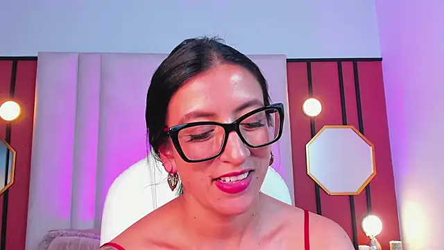 Snapshot of kira_moon__ chatting on January 23, 12:35 am kira moon online show from January 23, 12:35 am