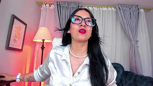 Snapshot of kira_moon__ chatting on October 16, 10:11 pm kira moon online show from October 16, 10:11 pm