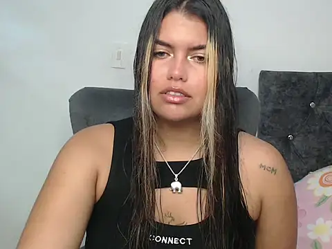 sweetkitty 16 online show from February 12, 8:37 pm