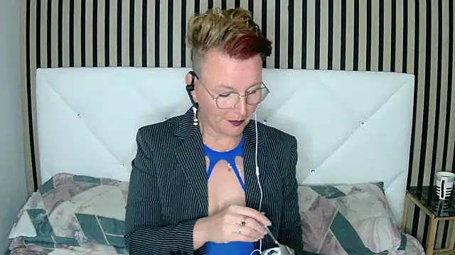 xxNoeliaxx online show from February 6, 4:21 am