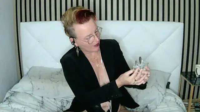 xxNoeliaxx online show from February 22, 8:18 am