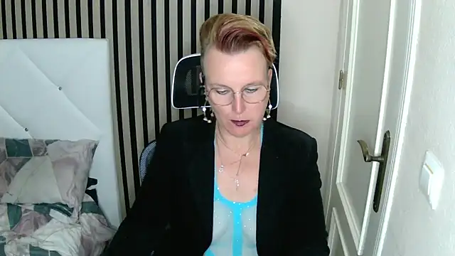 xxNoeliaxx online show from March 4, 7:51 am