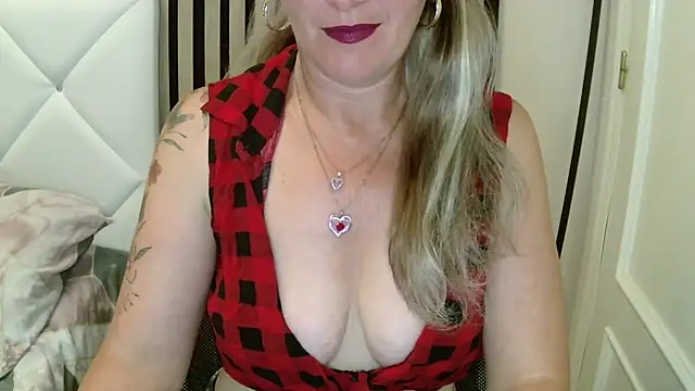 xxNoeliaxx online show from May 2, 7:35 am