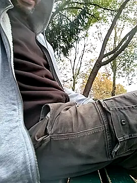 Snapshot of molozeb chatting on November 10, 1:32 pm molozeb online show from November 10, 1:32 pm