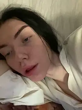 Snapshot of Lisaaa_Alisa chatting on February 16, 8:11 pm Lisaaa Alisa online show from February 16, 8:11 pm