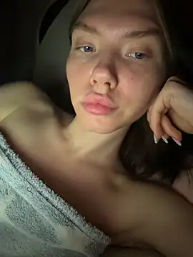 Snapshot of Lisaaa_Alisa chatting on June 20, 10:12 pm Lisaaa Alisa online show from June 20, 10:12 pm