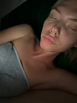 Snapshot of Lisaaa_Alisa chatting on July 8, 7:29 pm Lisaaa Alisa online show from July 8, 7:29 pm
