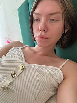 Snapshot of Lisaaa_Alisa chatting on July 22, 4:37 am Lisaaa Alisa online show from July 22, 4:37 am