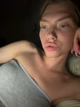 Snapshot of Lisaaa_Alisa chatting on July 22, 7:05 pm Lisaaa Alisa online show from July 22, 7:05 pm