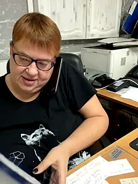 Snapshot of Klio5678 chatting on December 2, 8:37 pm Klio5678 online show from December 2, 8:37 pm