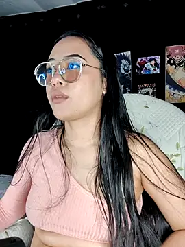 Snapshot of Janna_mnt chatting on December 3, 6:48 am Janna mnt online show from December 3, 6:48 am