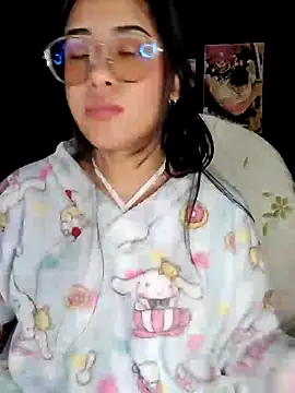 Snapshot of Janna_mnt chatting on December 13, 7:36 am Janna mnt online show from December 13, 7:36 am