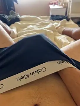 h0rnyguy001 online show from June 22, 4:31 am