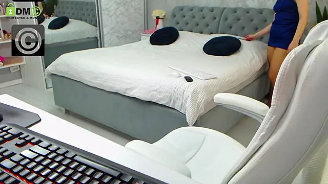 Snapshot of Ellysse_ chatting on March 14, 7:48 am Ellysse  online show from March 14, 7:48 am