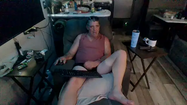 Snapshot of lateniter chatting on June 18, 11:09 pm lateniter online show from June 18, 11:09 pm