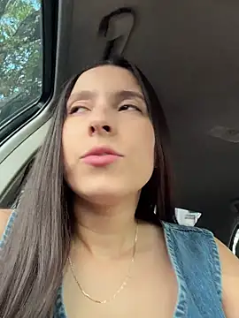 Snapshot of LittleDoll___ chatting on December 14, 1:27 pm LittleDoll online show from December 14, 1:27 pm