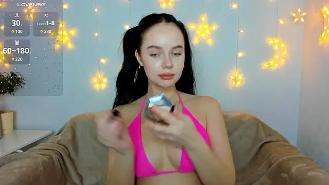 Snapshot of Lori__Hell chatting on December 8, 2:18 am Lori Hell online show from December 8, 2:18 am