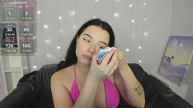 Snapshot of Lori__Hell chatting on November 28, 2:47 am Lori Hell online show from November 28, 2:47 am