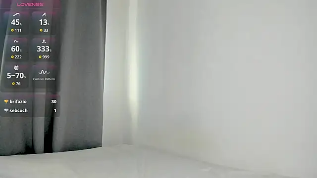 Snapshot of mercedescutee chatting on December 19, 12:45 pm mercedescutee online show from December 19, 12:45 pm