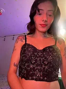 LiliJones  online show from February 9, 4:11 pm