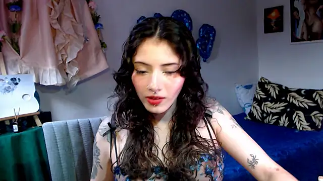 LiliJones  online show from May 2, 10:04 pm