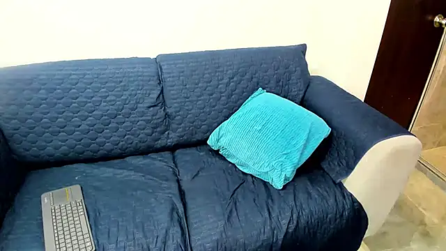 Luna Dumont online show from February 15, 6:01 pm