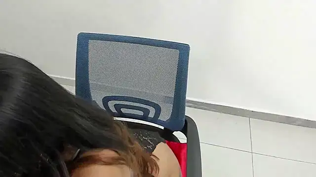 Luna Dumont online show from March 15, 5:15 pm