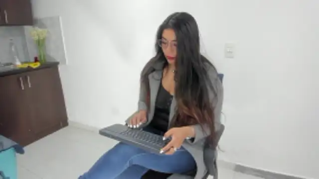 Luna Dumont online show from January 9, 11:24 am