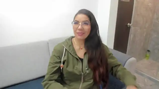 Luna Dumont online show from January 15, 11:15 am