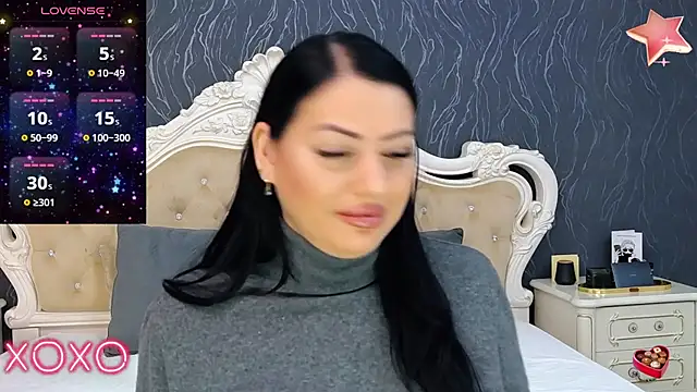 Lauren Saint online show from January 4, 9:00 am