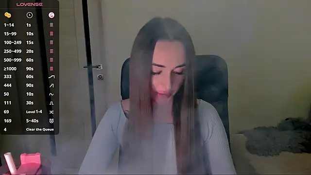 Kimmberr online show from October 18, 3:53 am