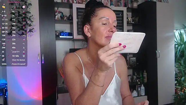 SheilaRyan online show from December 20, 4:52 am